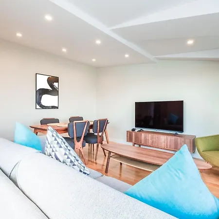 Homie - Newly Built Seaside On Bakirkoey Shore Apartment *
